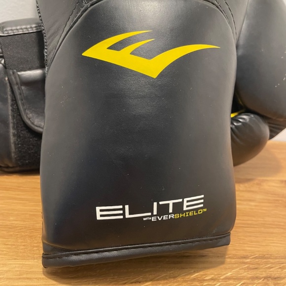 Everlast Elite with Evershield Boxing Gloves Black Size Large 14oz - Picture 8 of 12